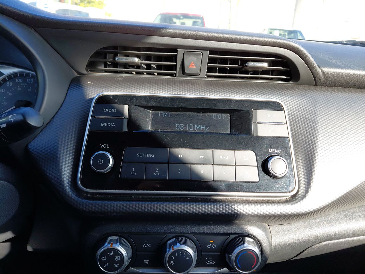 NISSAN - 25