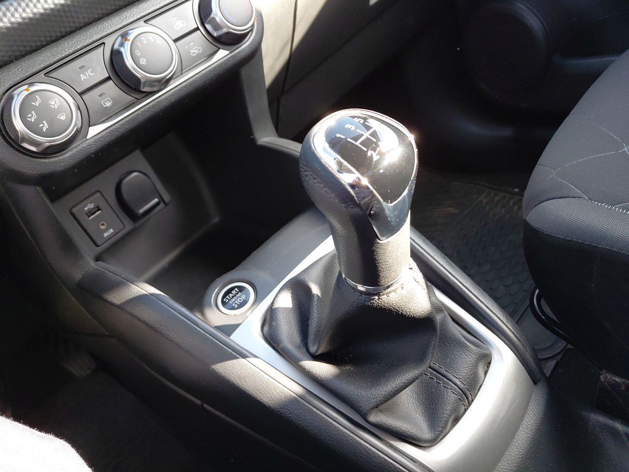 NISSAN - 27