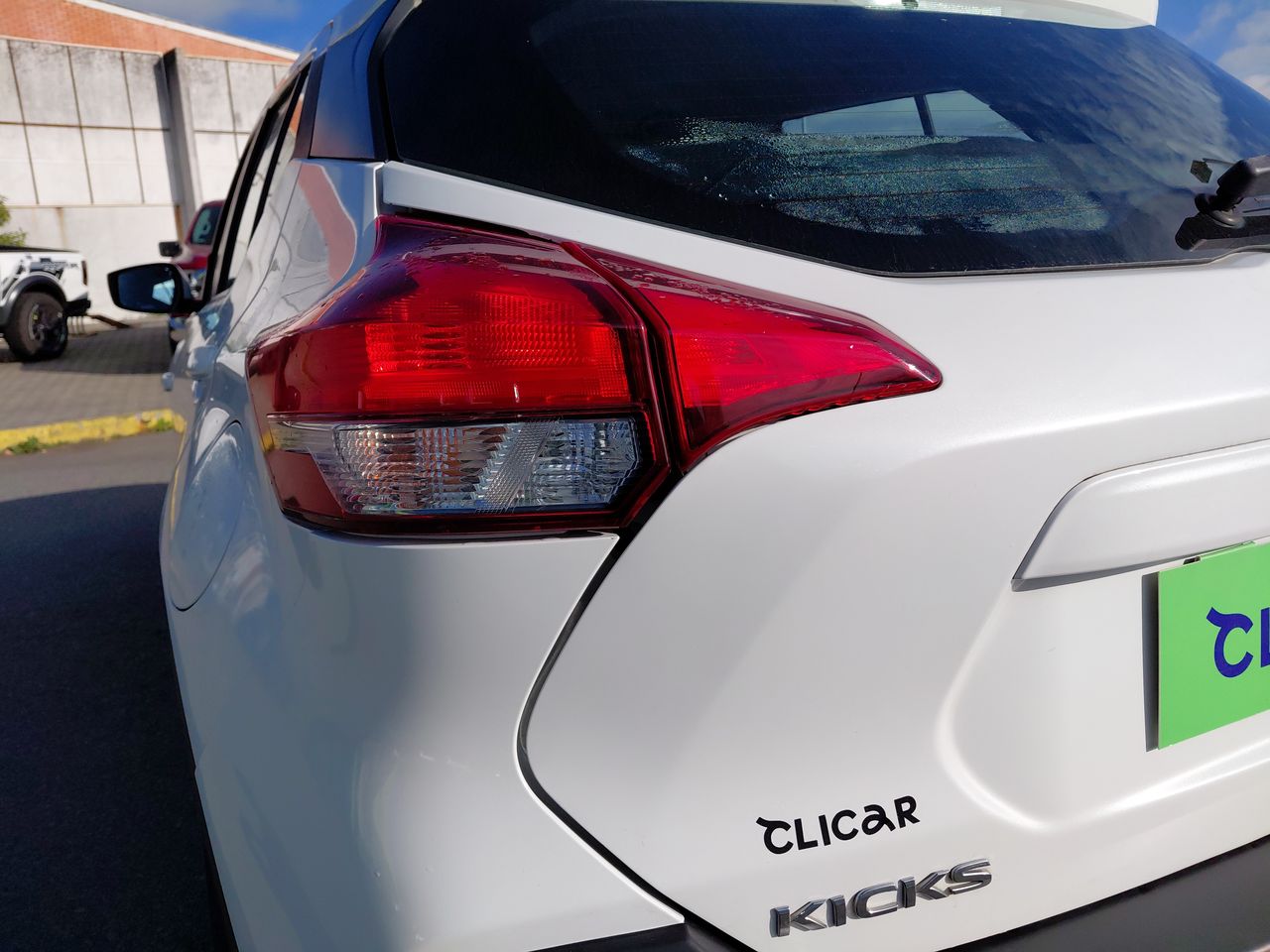 NISSAN - 18