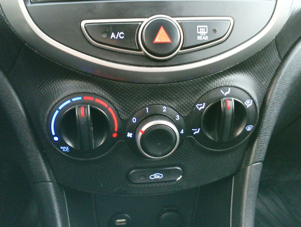 HYUNDAI - 30