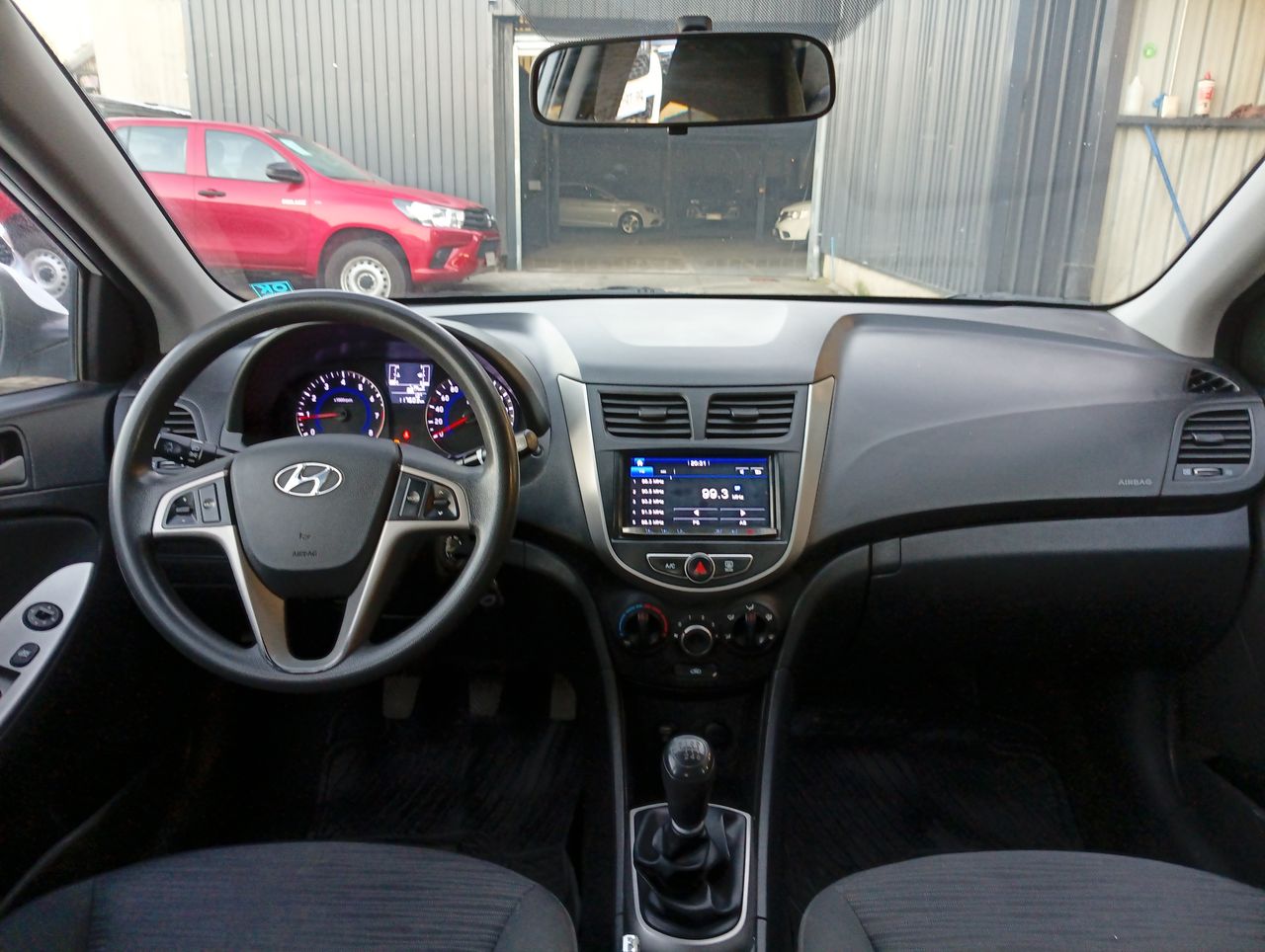 HYUNDAI - 32