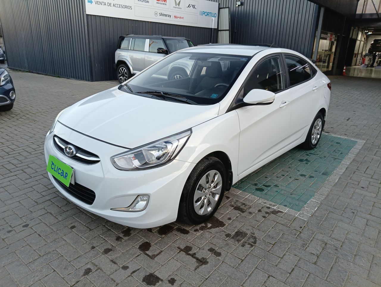 HYUNDAI - 3