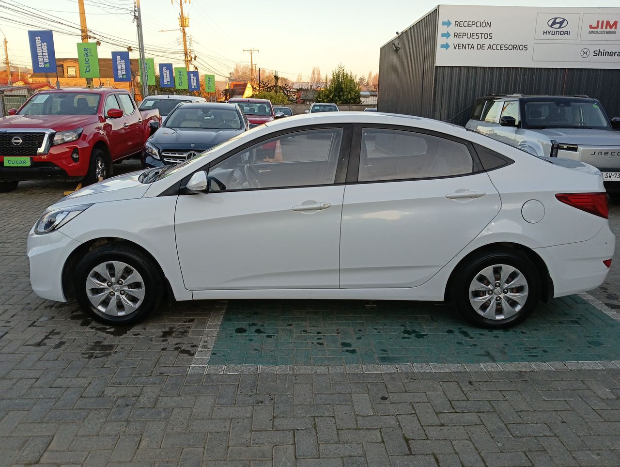 HYUNDAI - 4