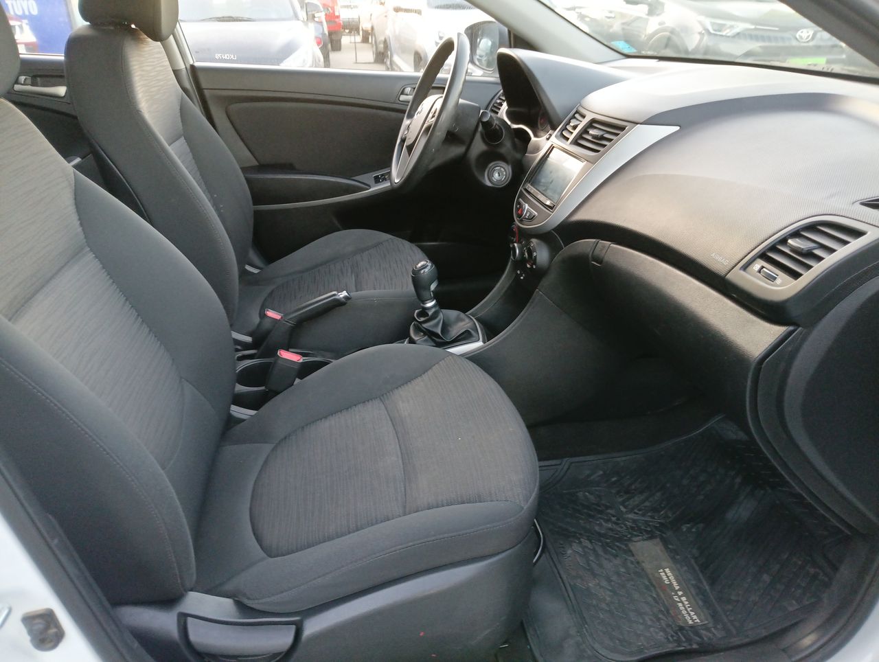 HYUNDAI - 11