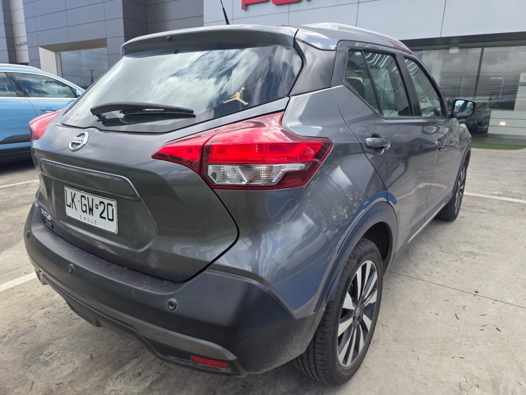 NISSAN - 4