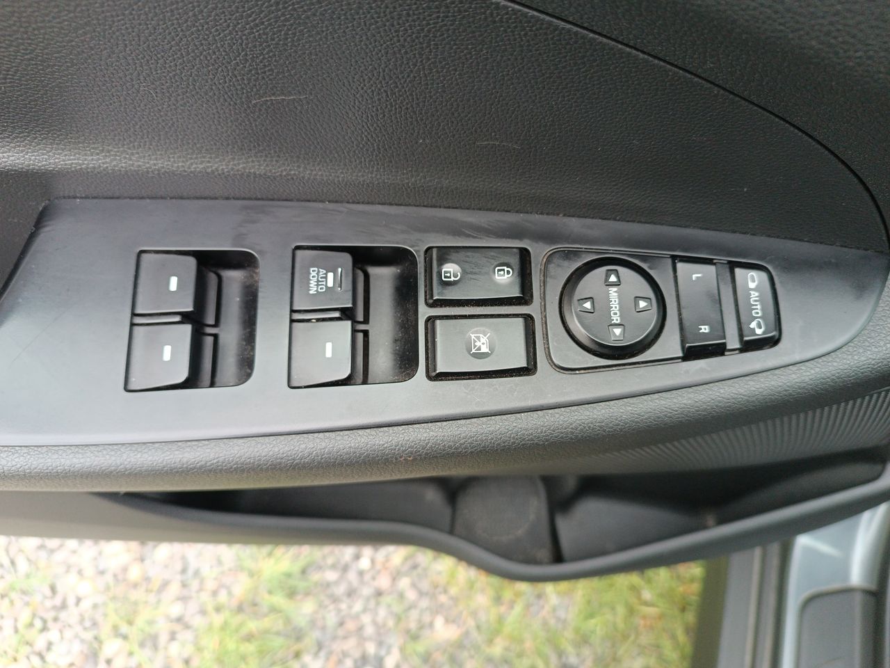 HYUNDAI - 23