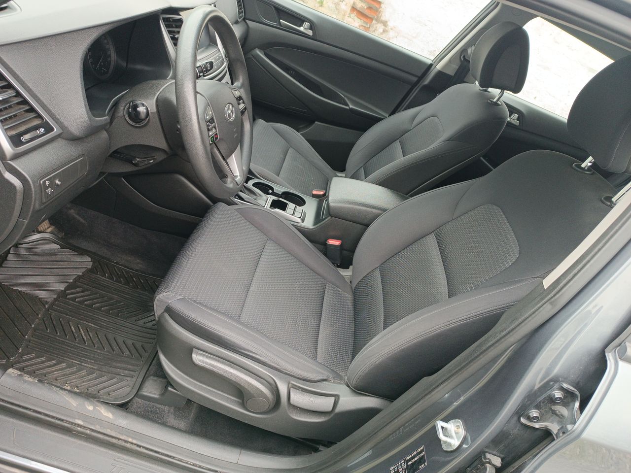 HYUNDAI - 25