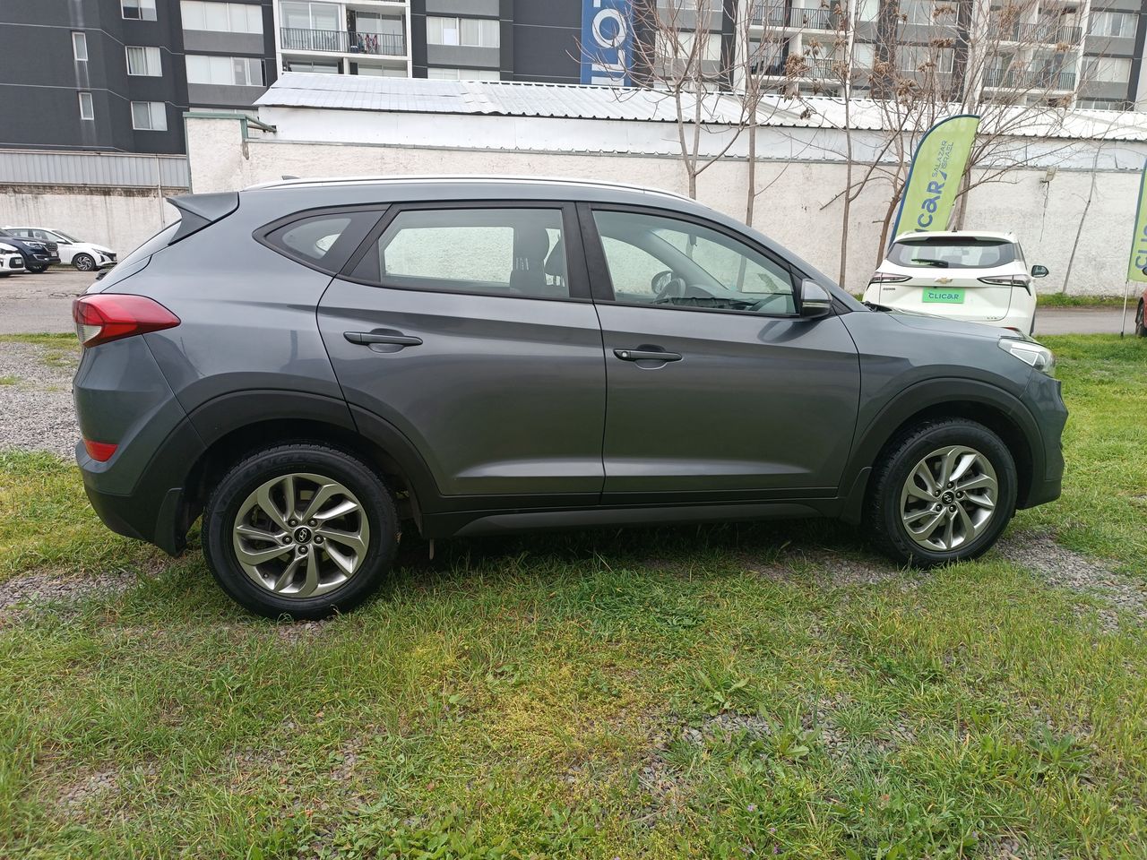 HYUNDAI - 8