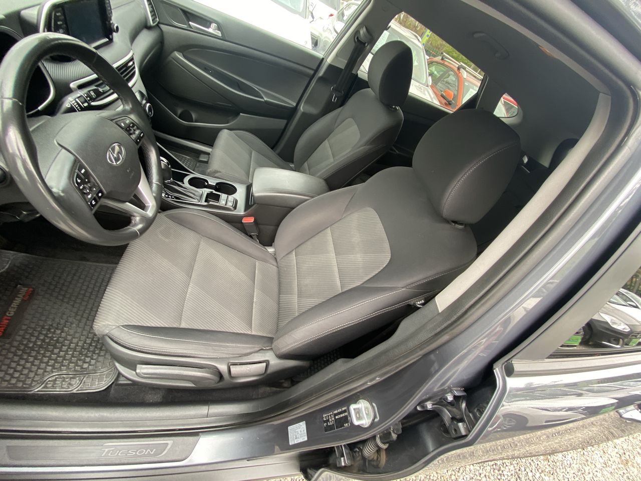 HYUNDAI - 24