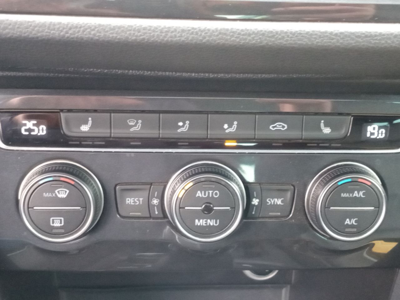 VOLKSWAGEN - 20
