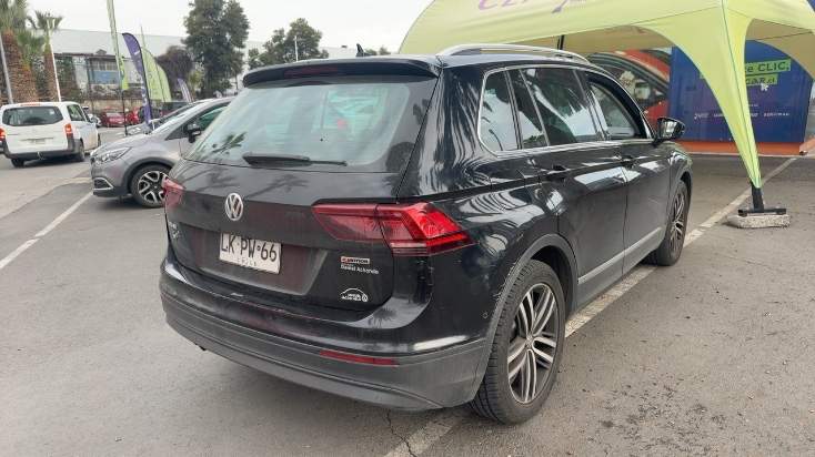 VOLKSWAGEN - 4