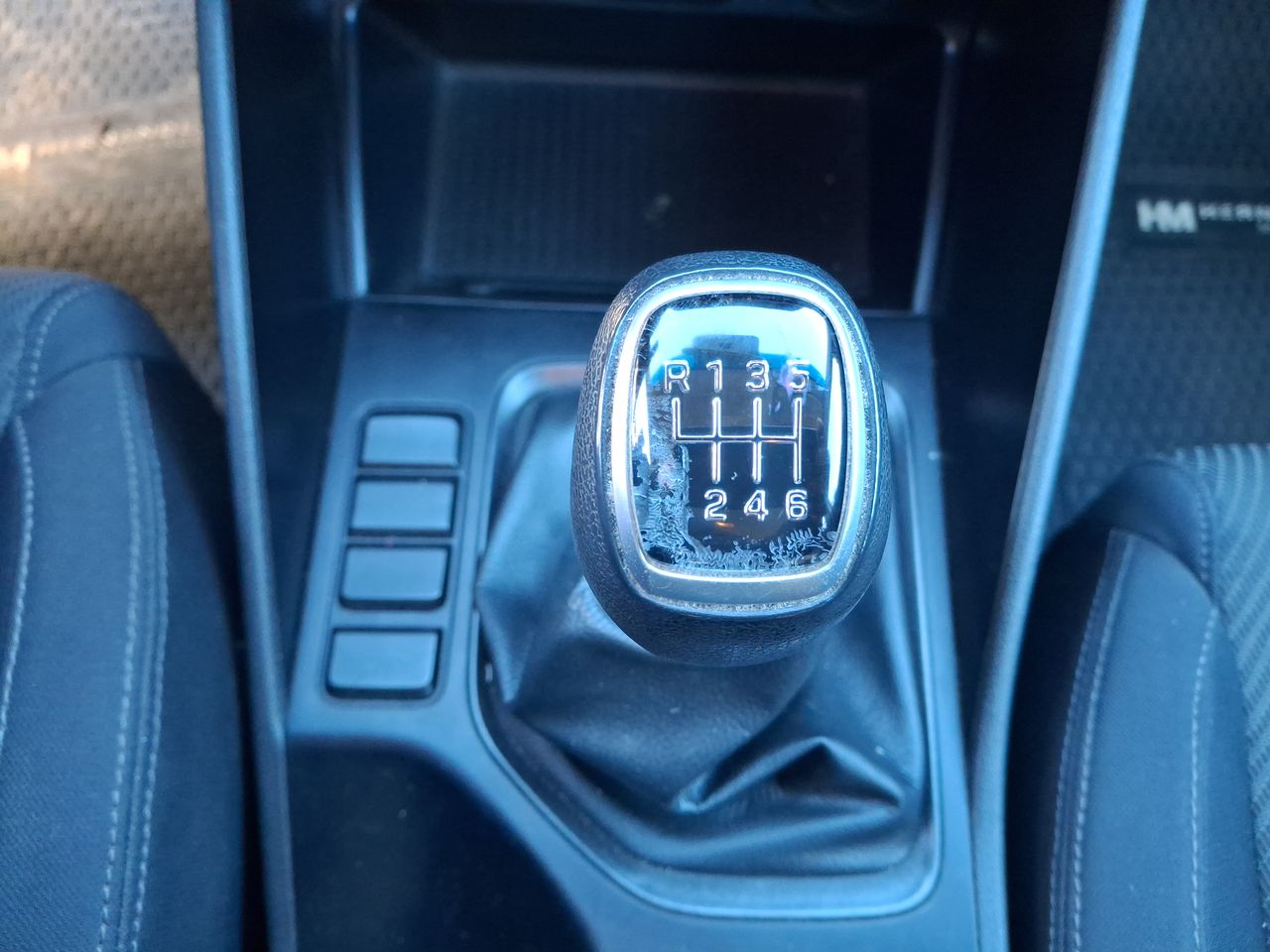 HYUNDAI - 23