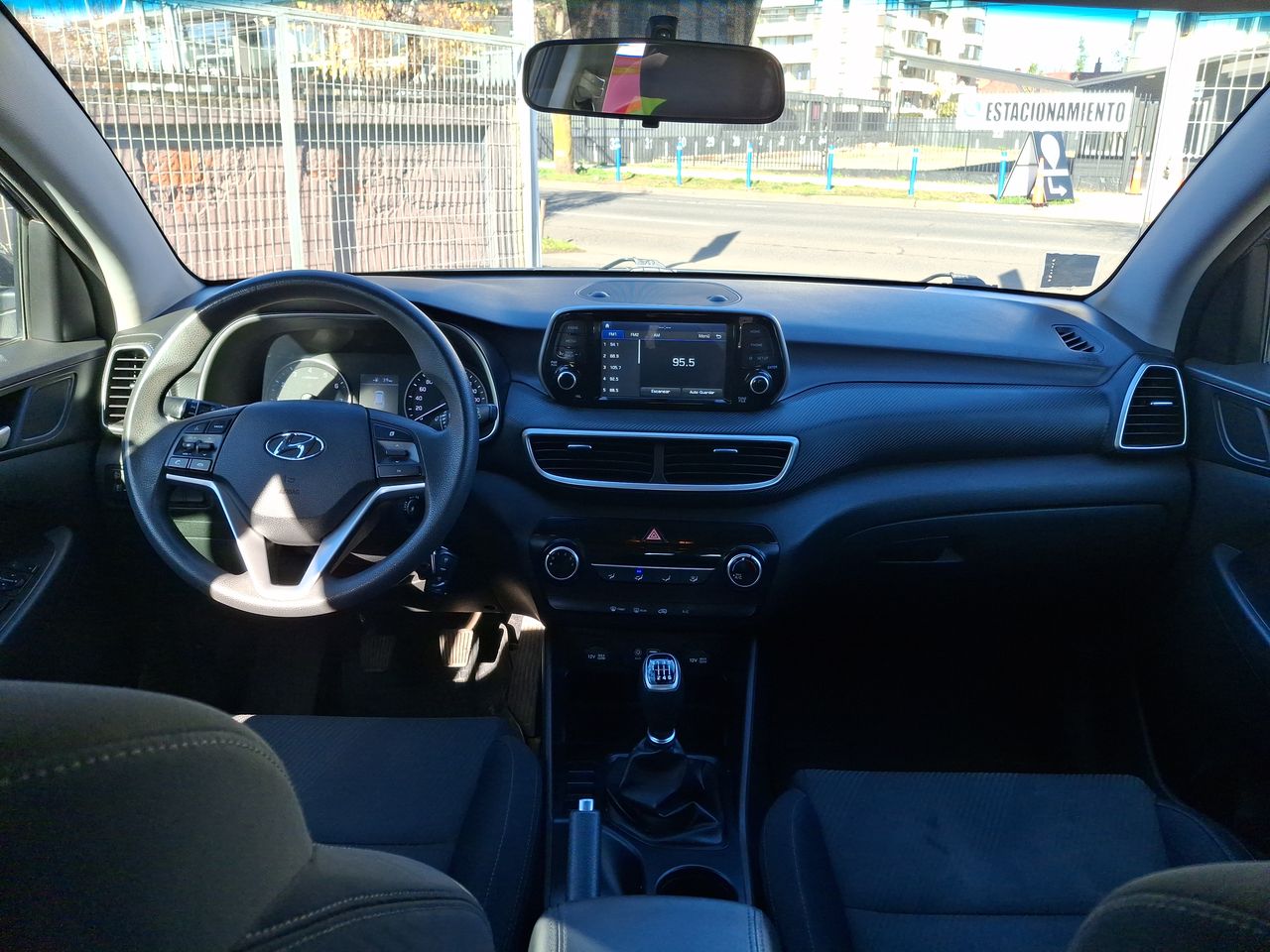 HYUNDAI - 24
