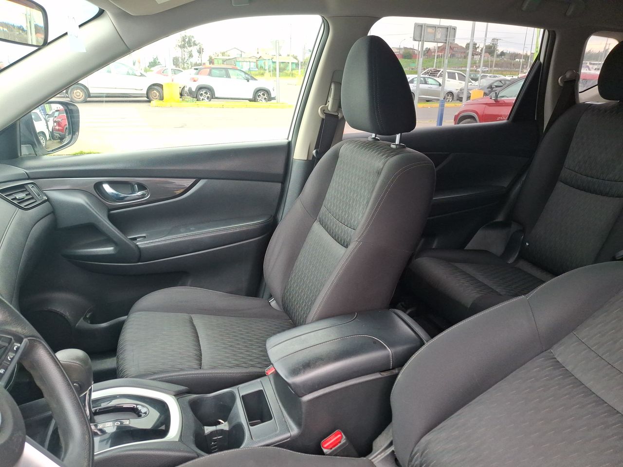 Nissan X-Trail — foto 12 de 36
