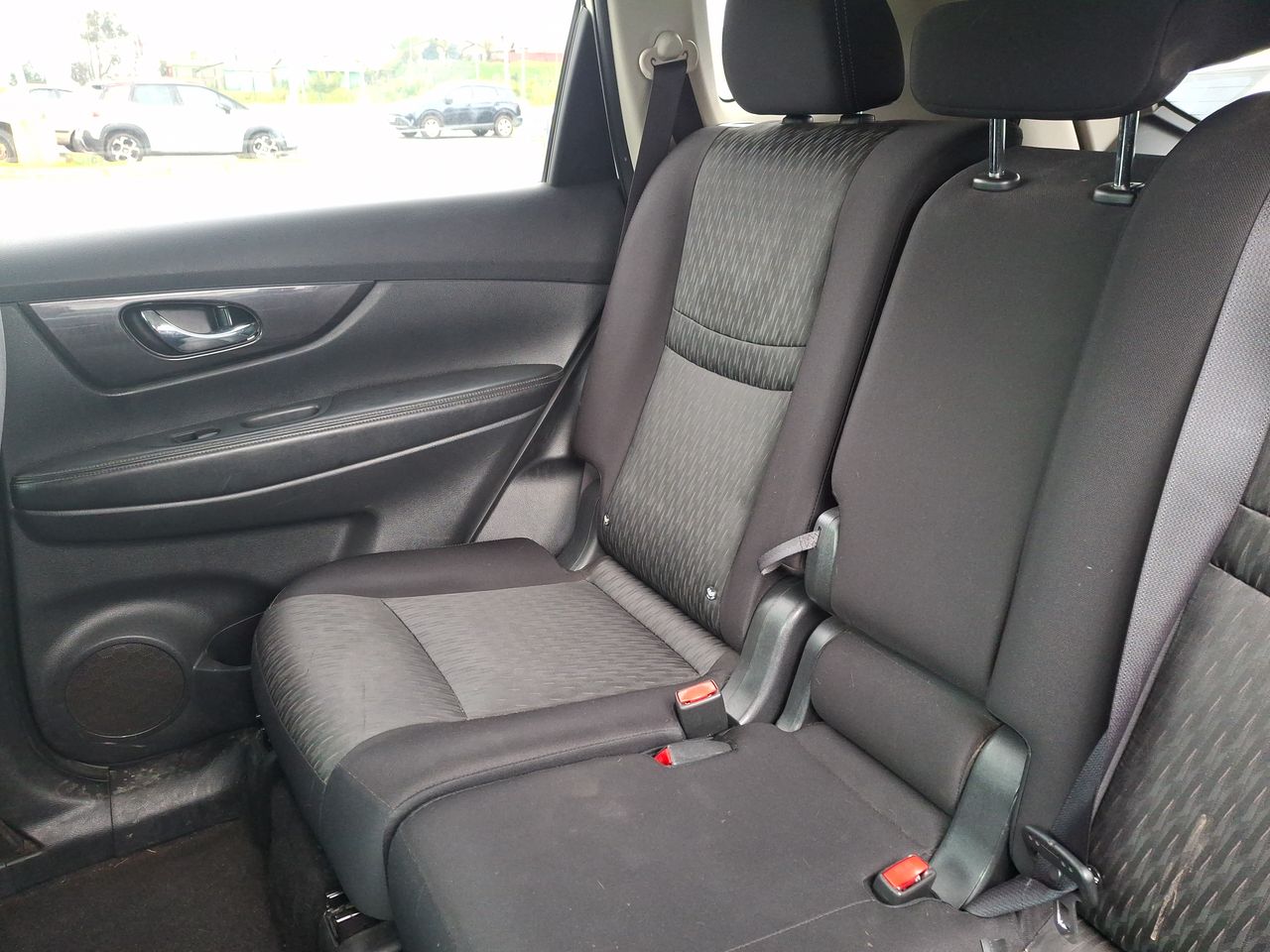 Nissan X-Trail — foto 13 de 36