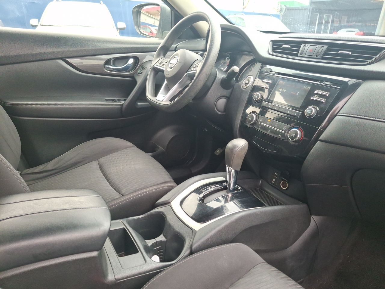 Nissan X-Trail — foto 17 de 36