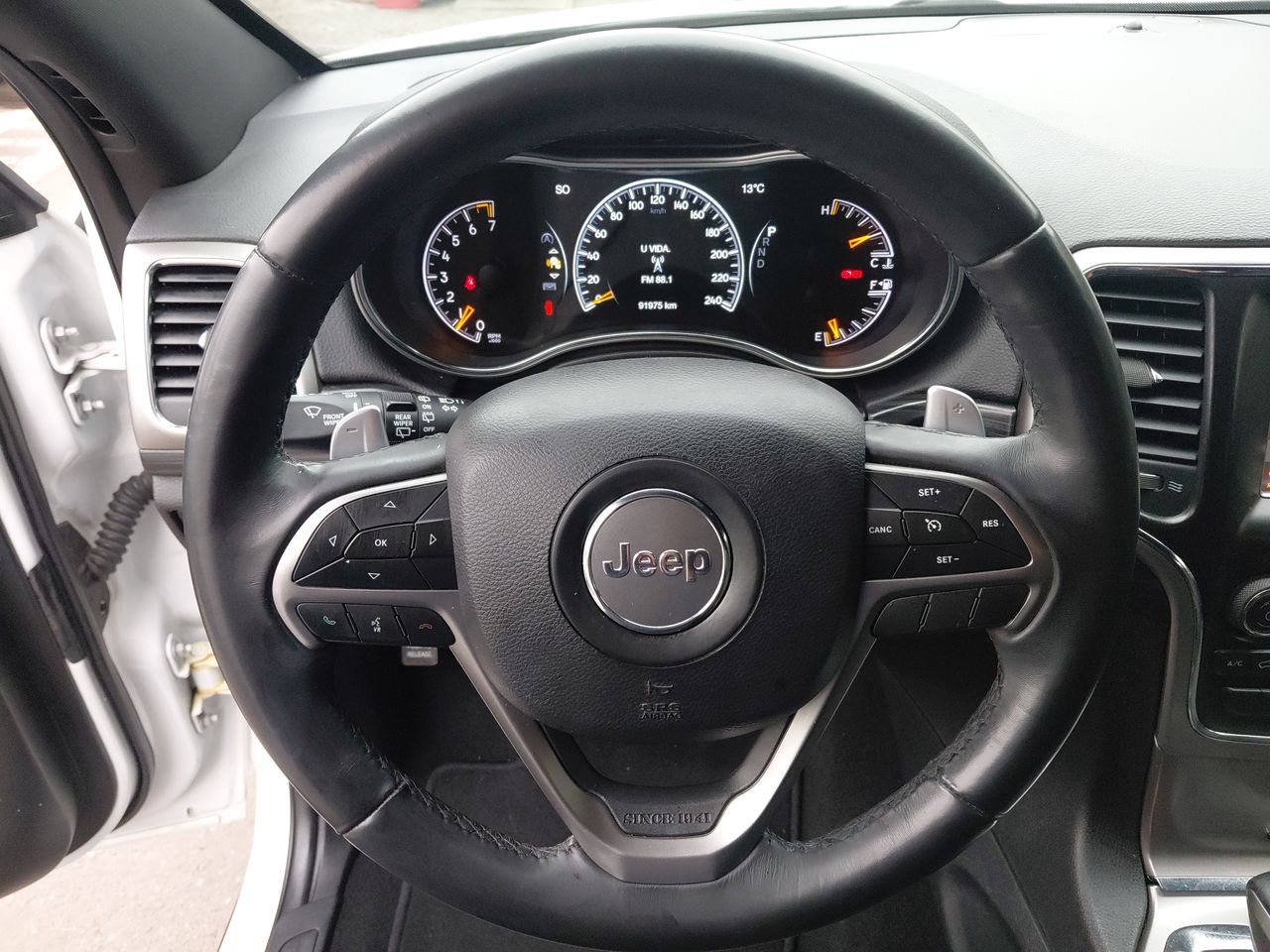 Jeep Grand Cherokee — foto 17 de 27