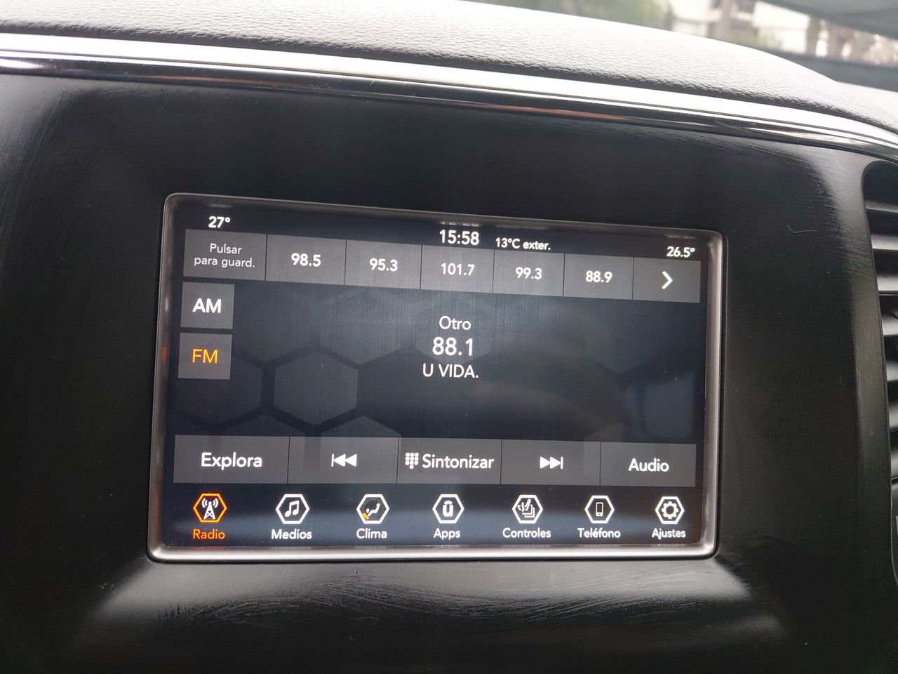 Jeep Grand Cherokee — foto 20 de 27