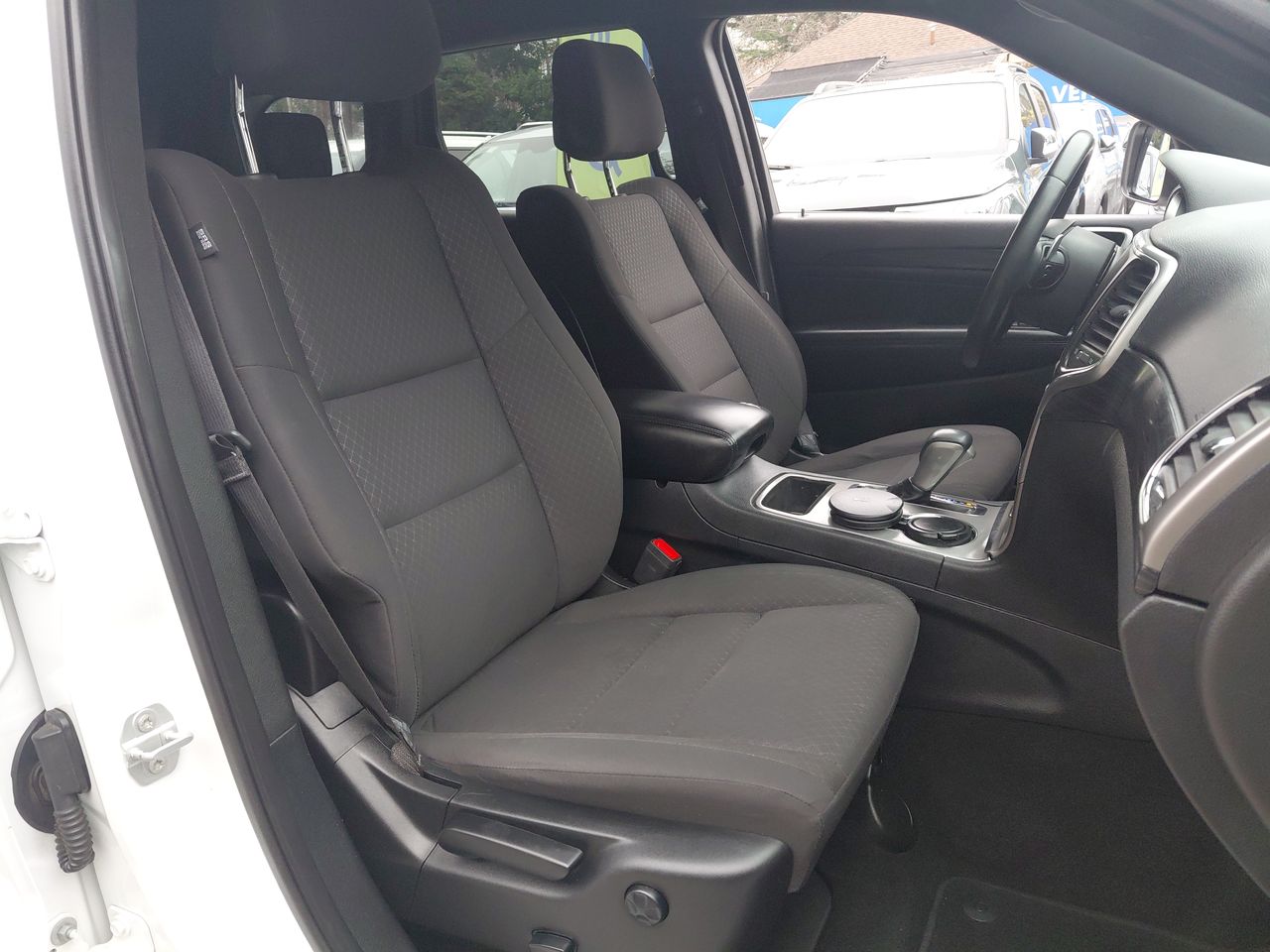 Jeep Grand Cherokee — foto 25 de 27