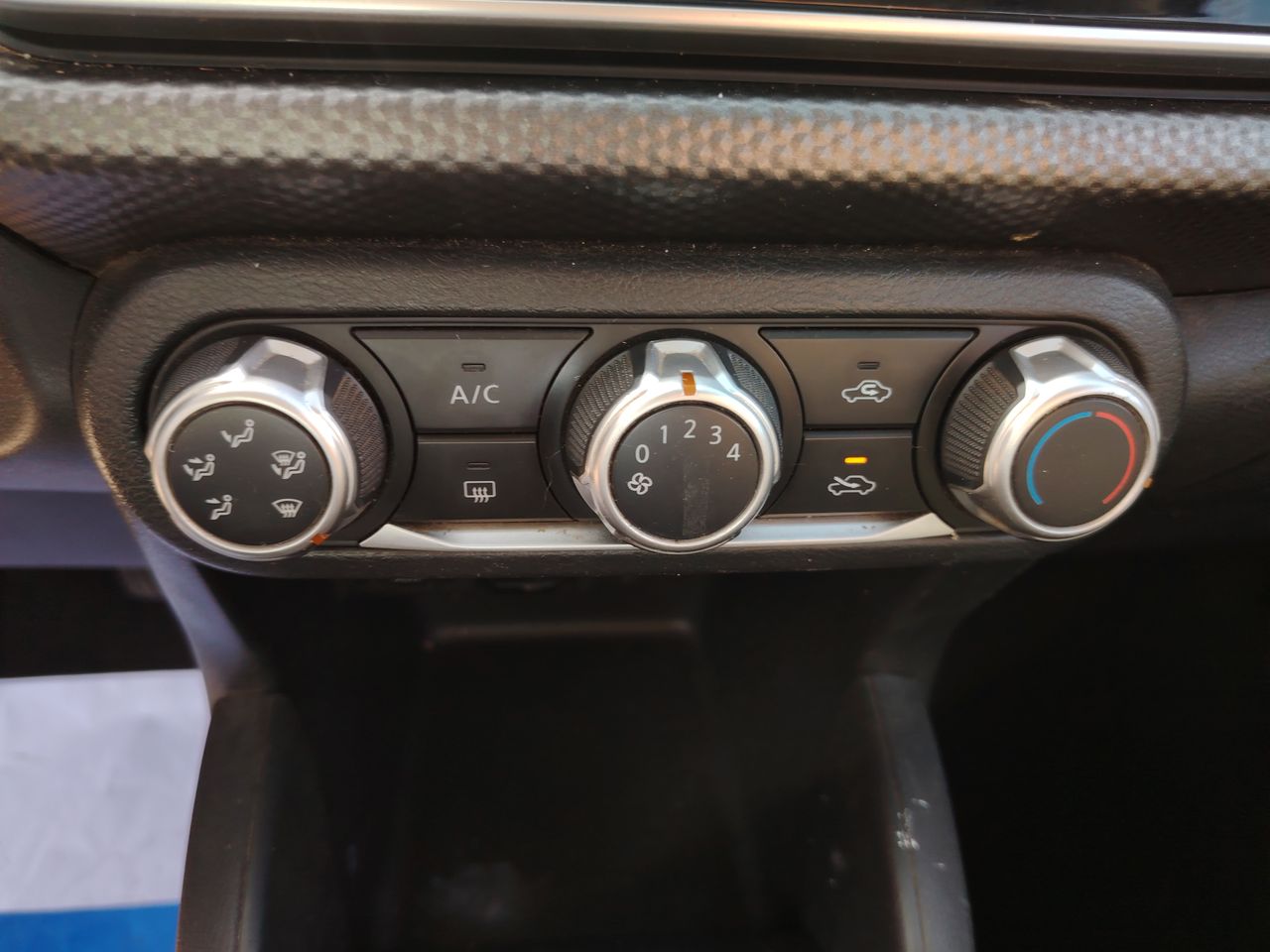 NISSAN - 26