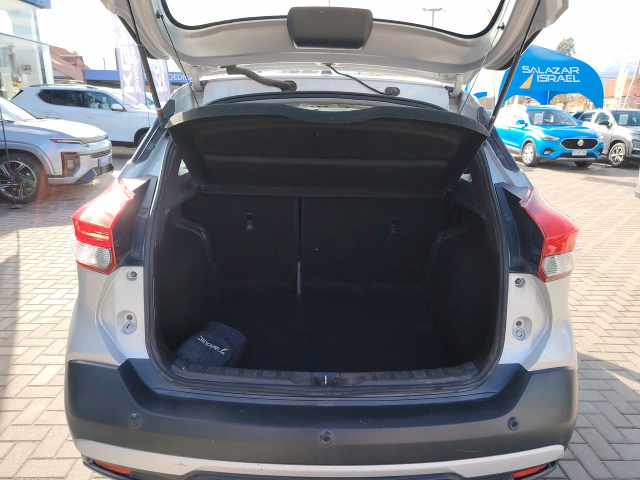 NISSAN - 18
