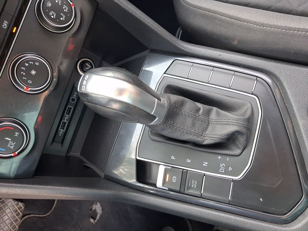 VOLKSWAGEN - 21