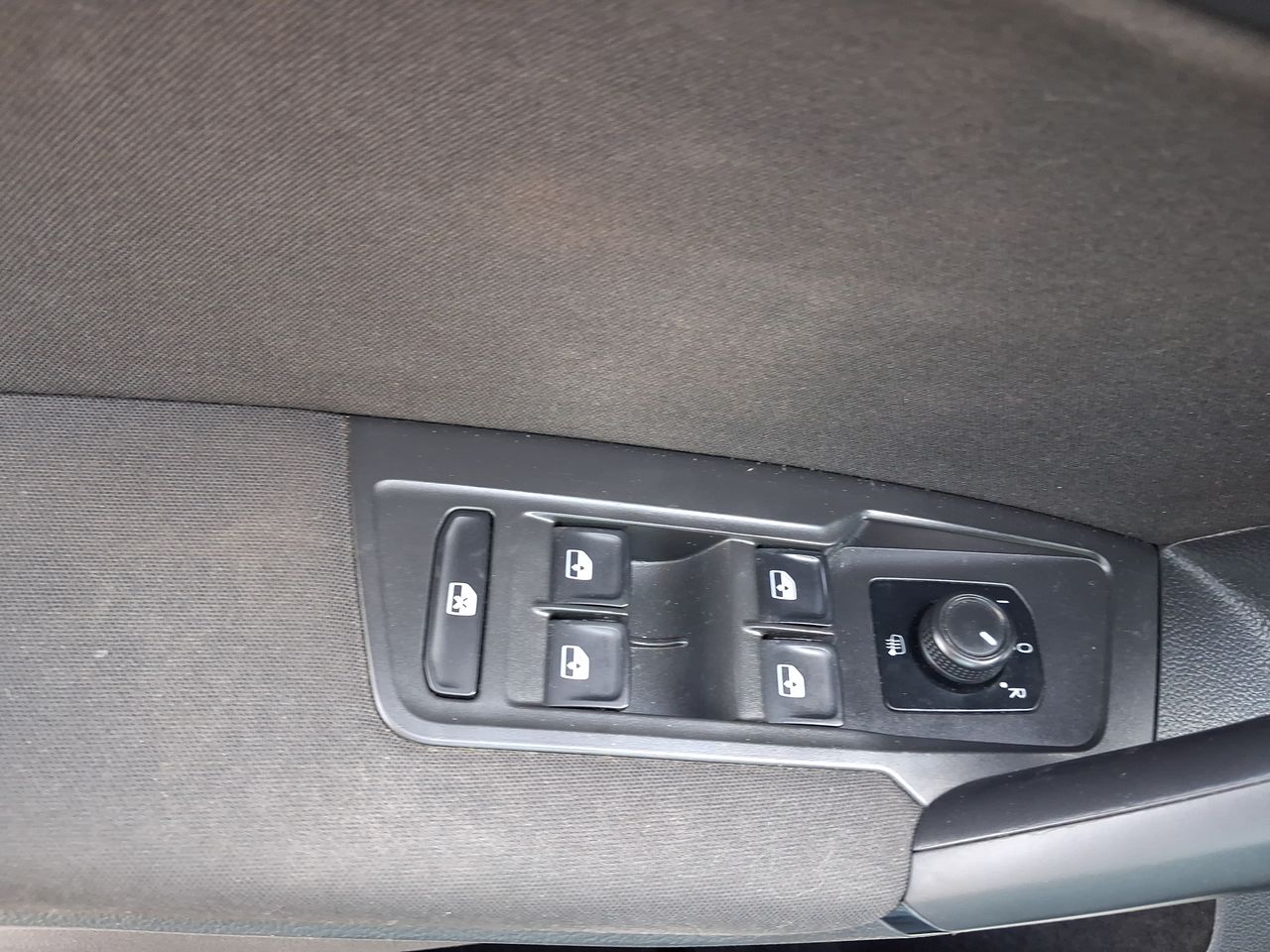 VOLKSWAGEN - 13