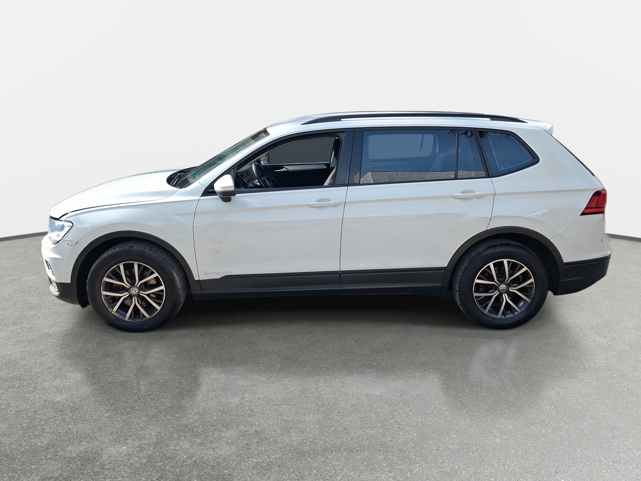VOLKSWAGEN - 4