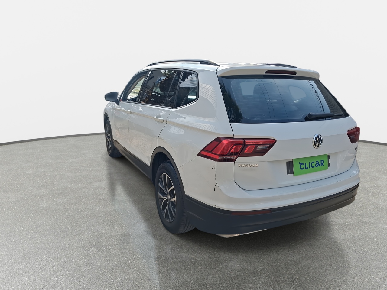 VOLKSWAGEN - 5