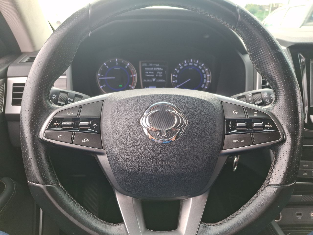 SSANGYONG - 24