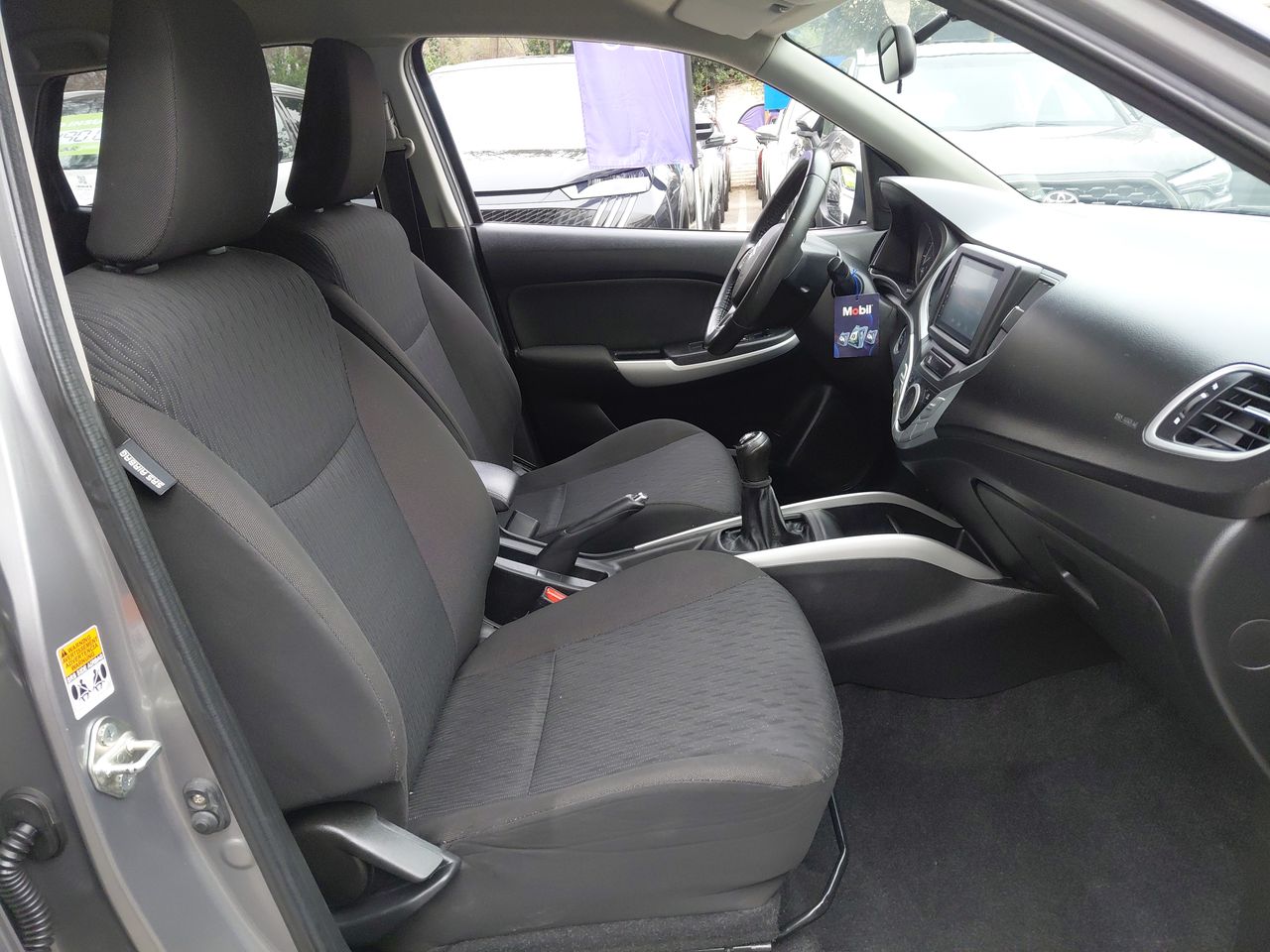 Suzuki Baleno — foto 26 de 28
