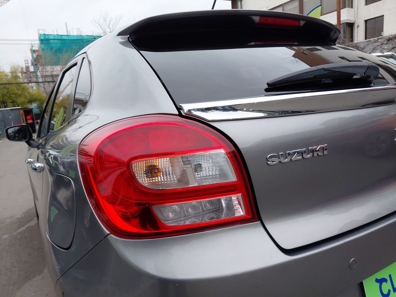 Suzuki Baleno — foto 12 de 28