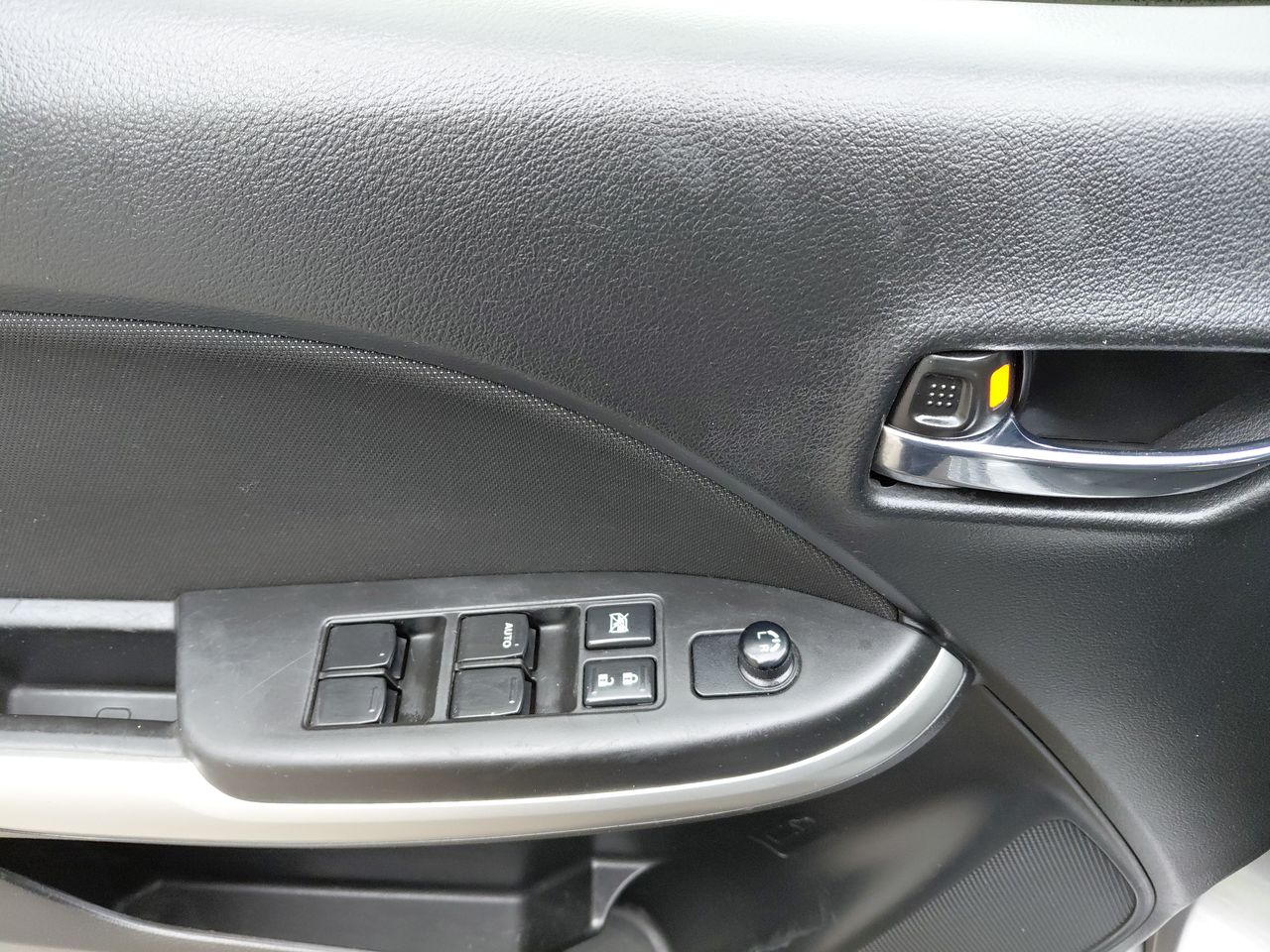 Suzuki Baleno — foto 14 de 28