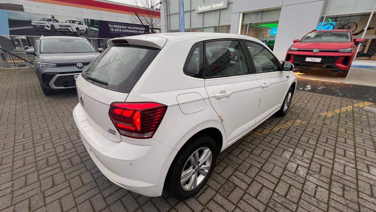VOLKSWAGEN - 4