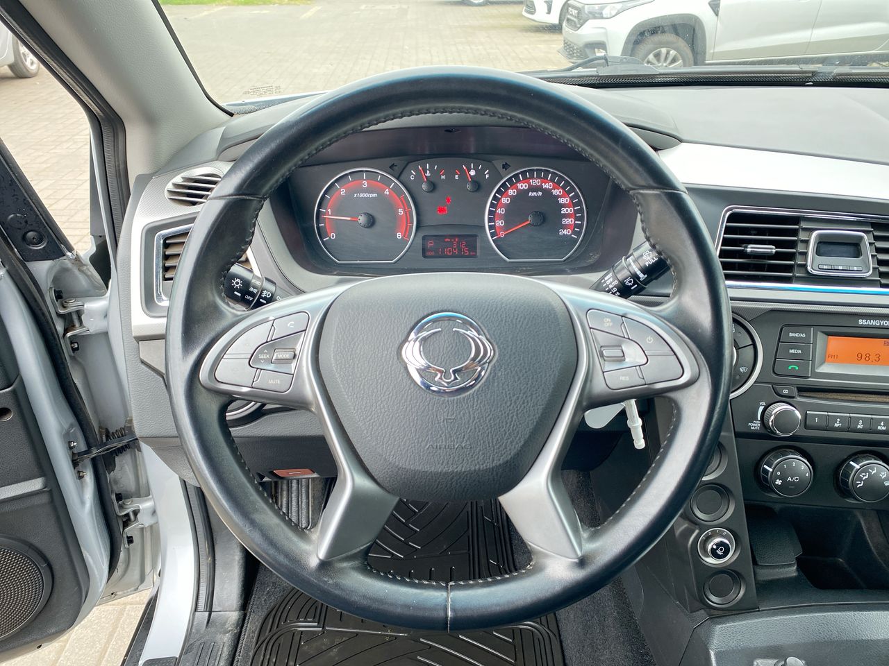 SSANGYONG - 26