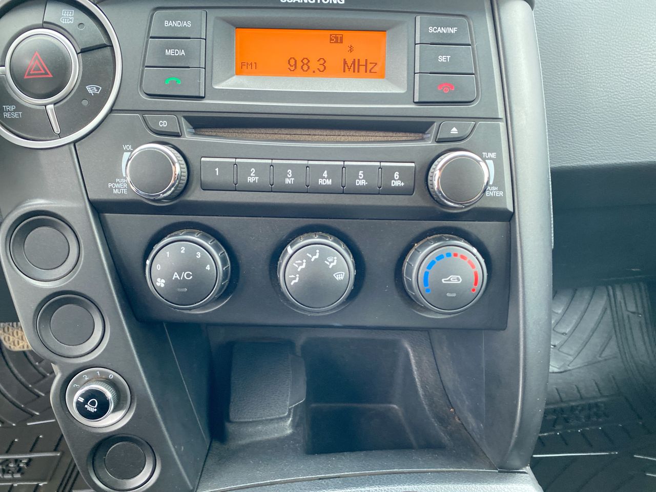 SSANGYONG - 30