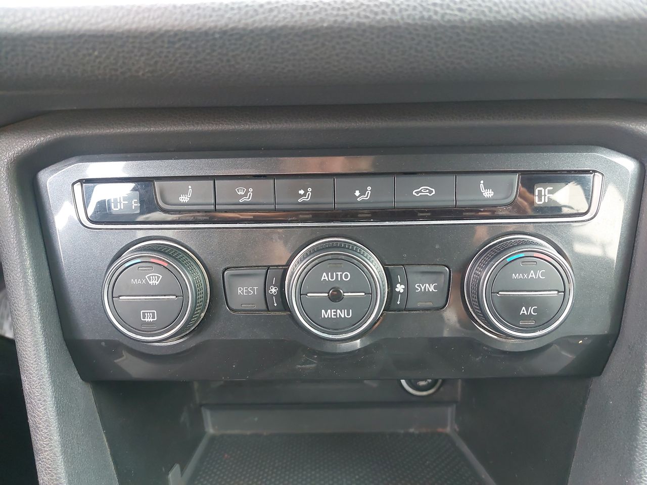 Volkswagen Tiguan — foto 22 de 30