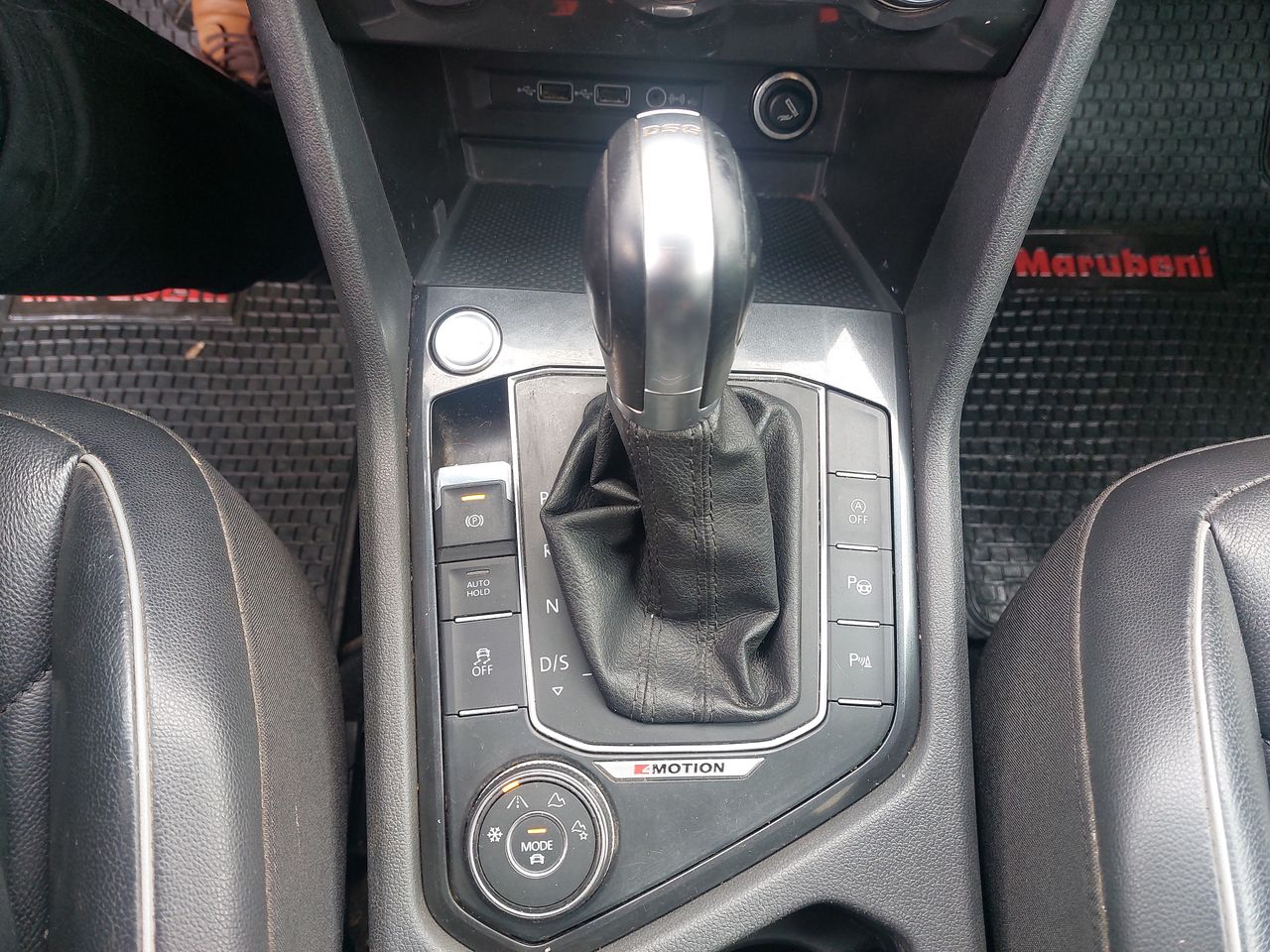 Volkswagen Tiguan — foto 23 de 30