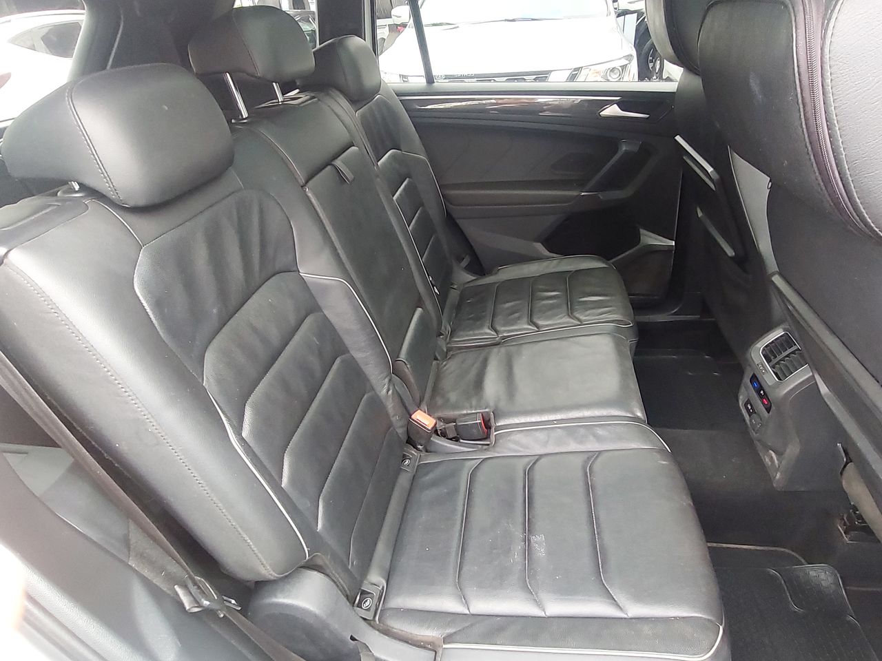 Volkswagen Tiguan — foto 27 de 30