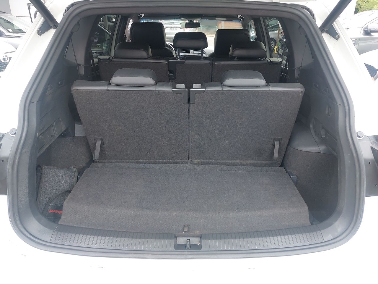 Volkswagen Tiguan — foto 13 de 30