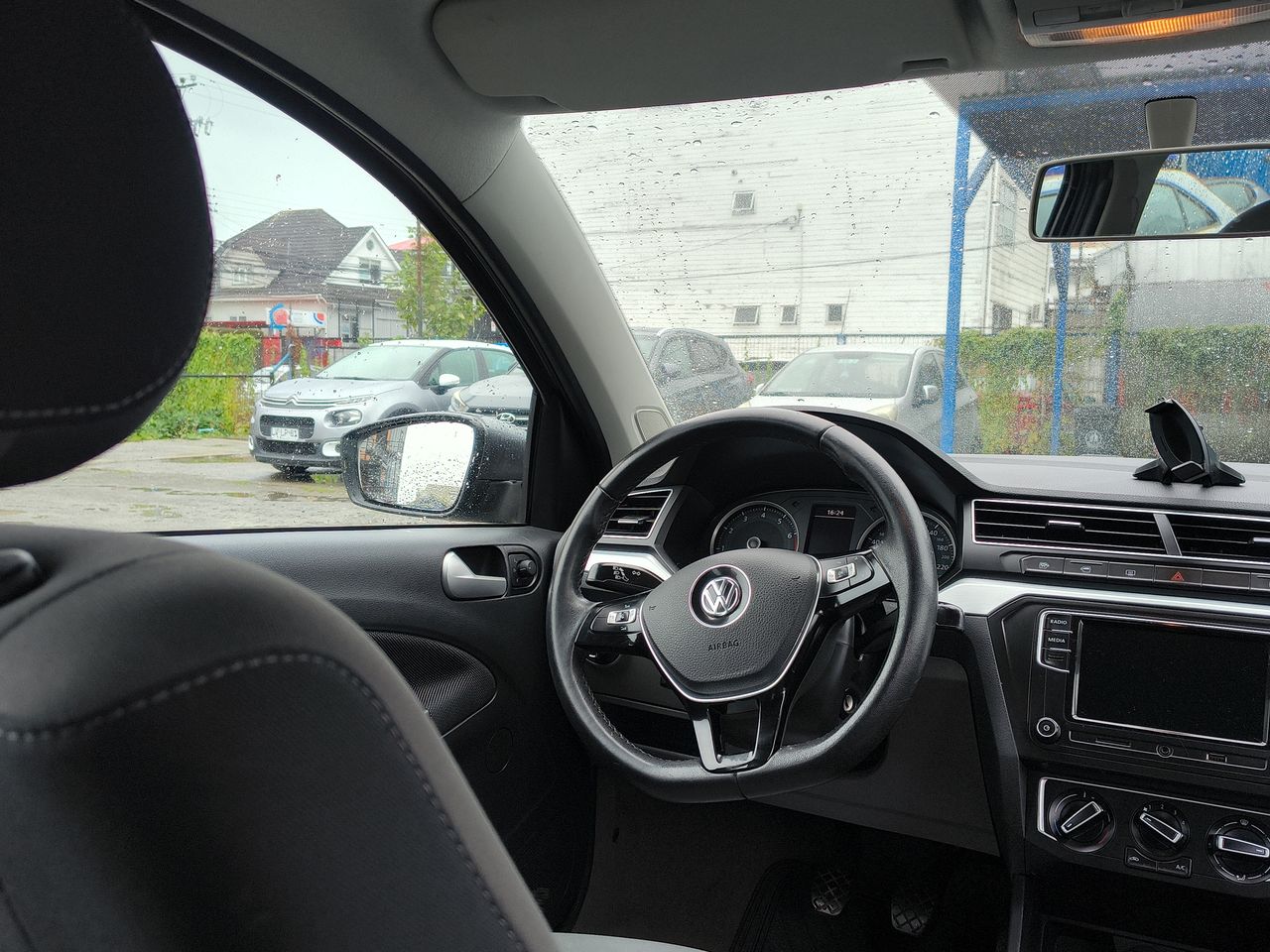 VOLKSWAGEN - 14