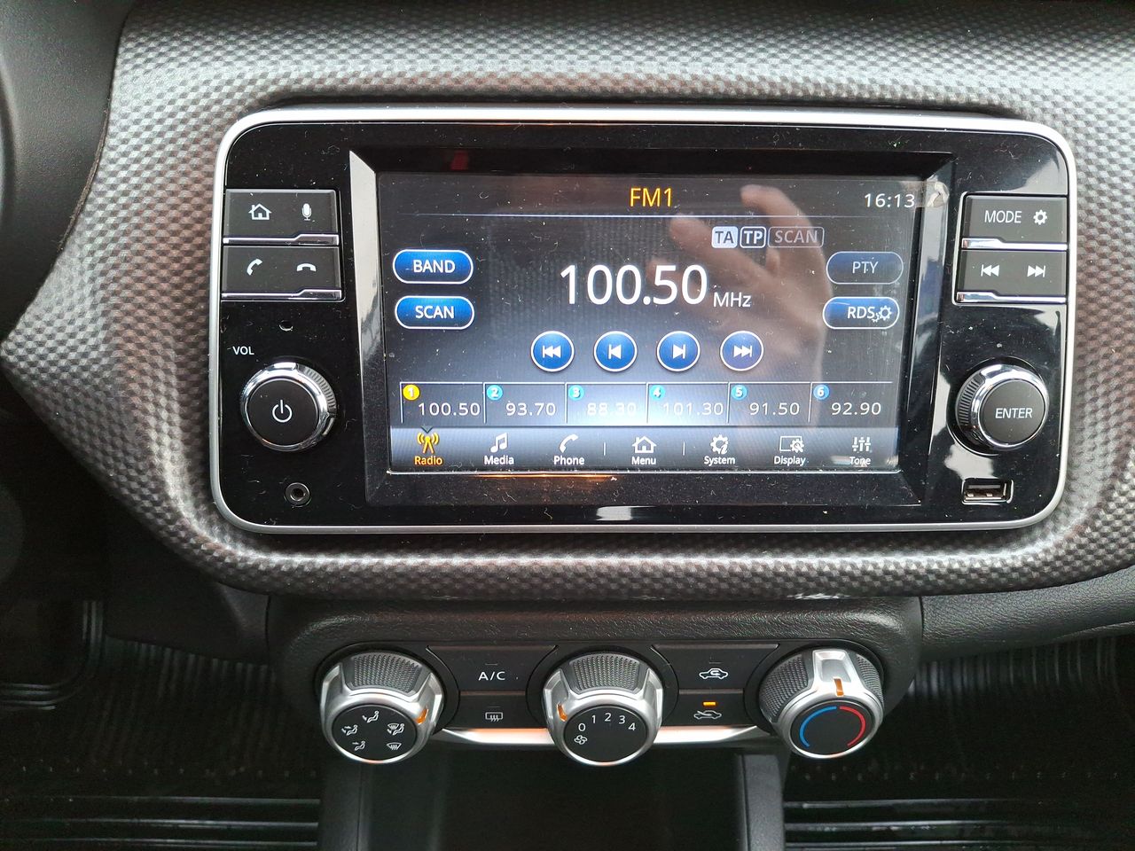 NISSAN - 19