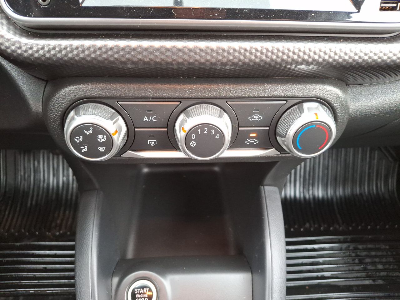 NISSAN - 20