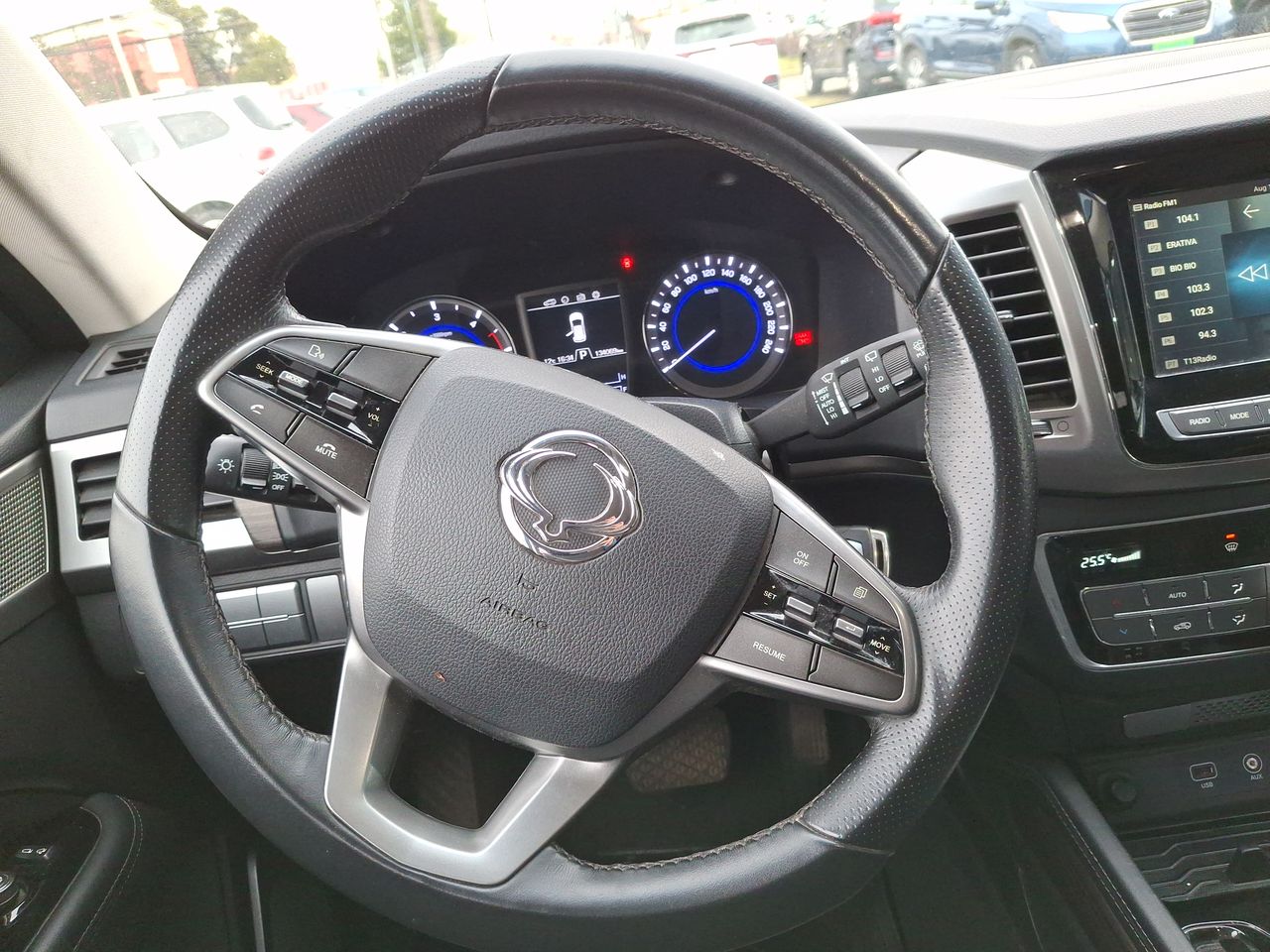 SsangYong Rexton — foto 17 de 28