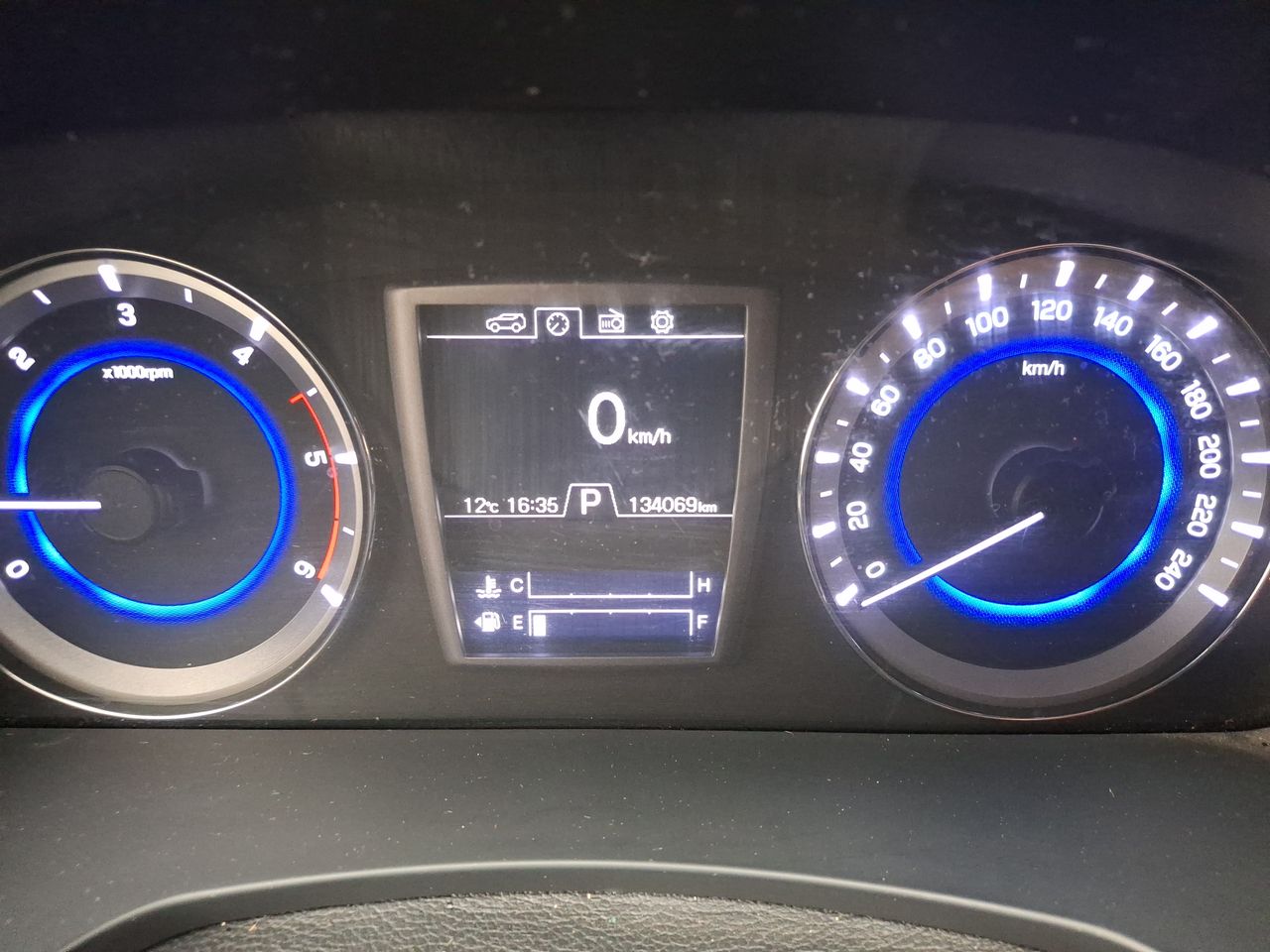 SsangYong Rexton — foto 19 de 28