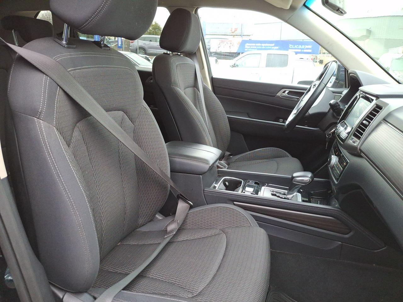 SsangYong Rexton — foto 25 de 28
