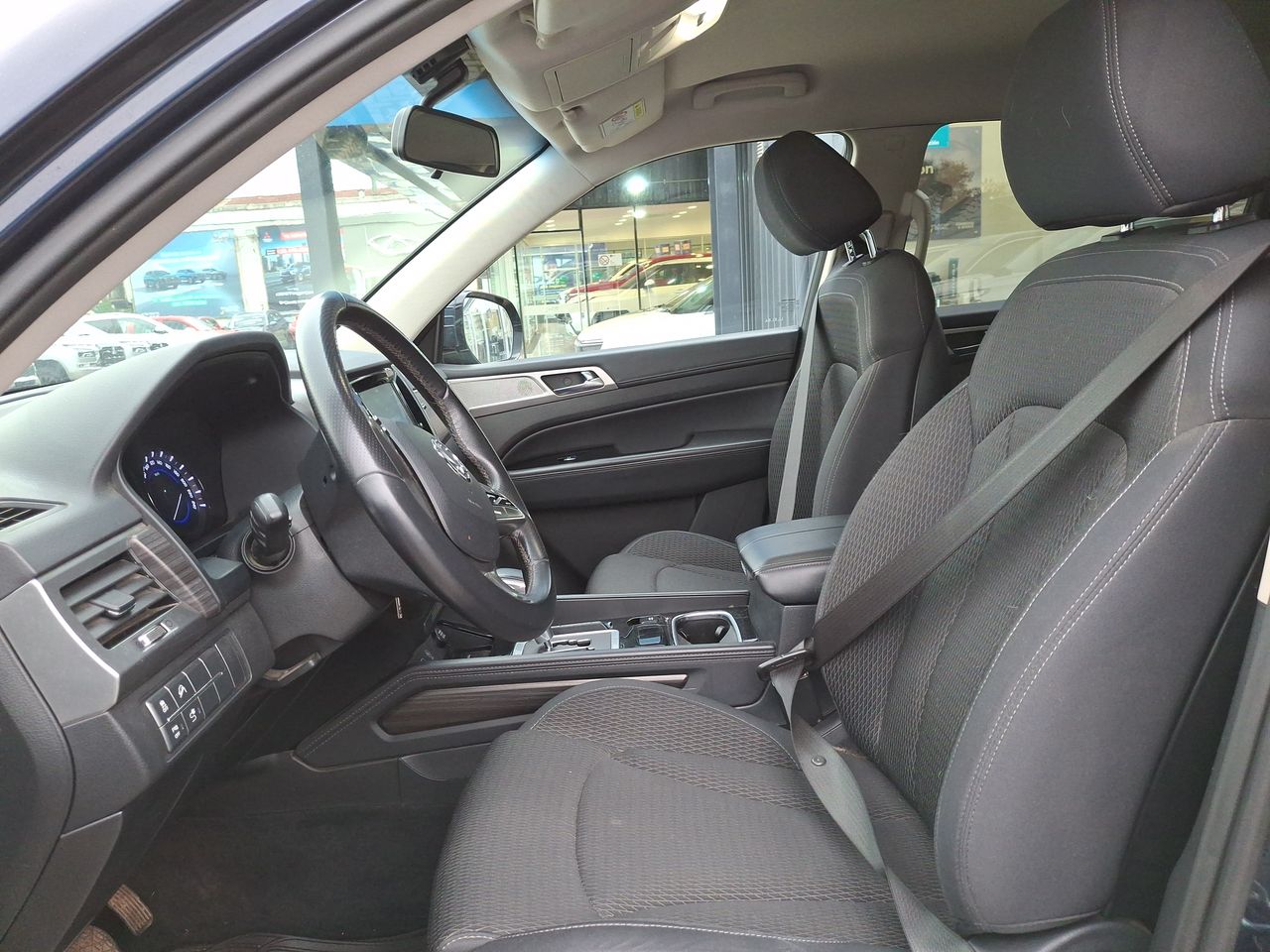 SsangYong Rexton — foto 16 de 28