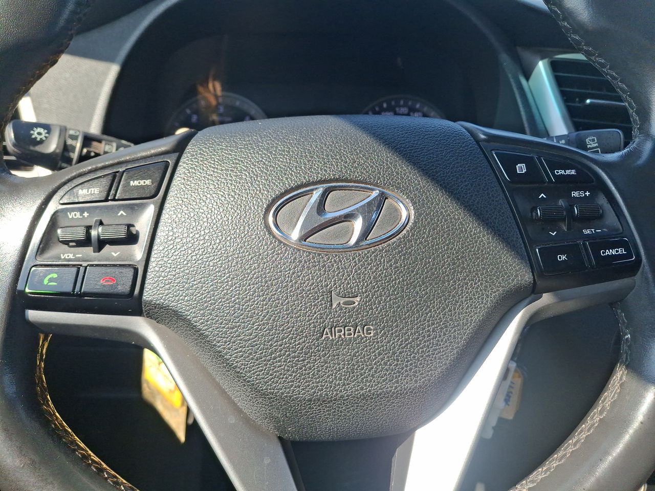 HYUNDAI - 23