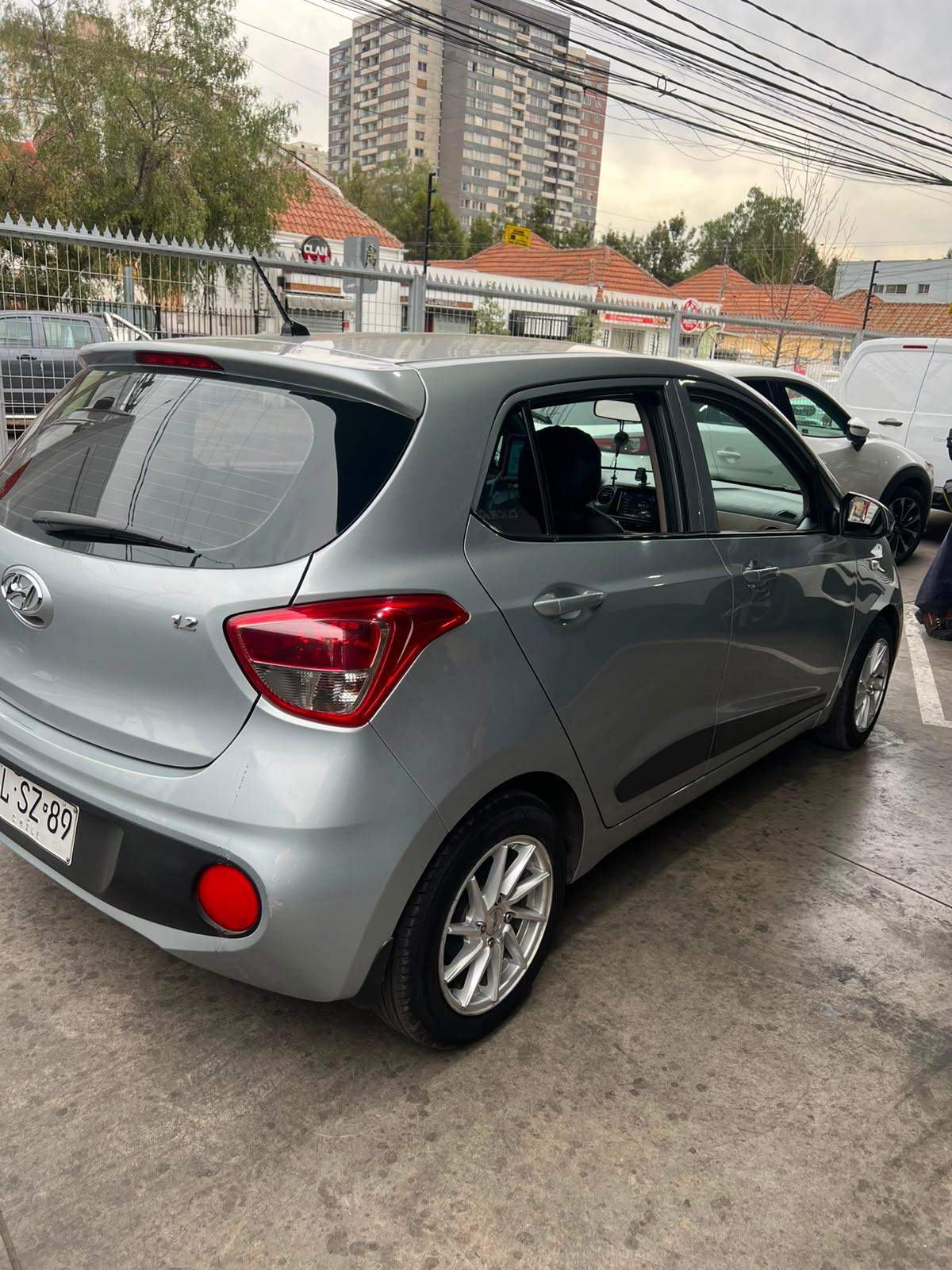 HYUNDAI - 3