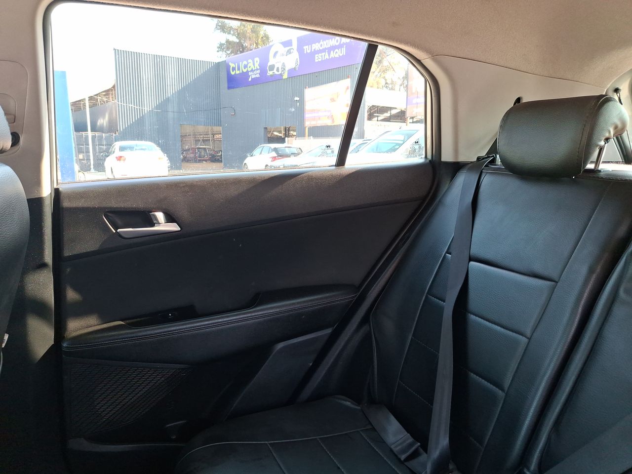HYUNDAI - 12